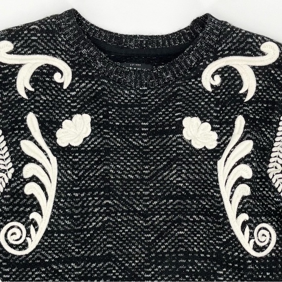 Lucky Brand Black & White Embroidered Boxy High-Low Pullover Crewneck Sweater - Picture 4 of 9